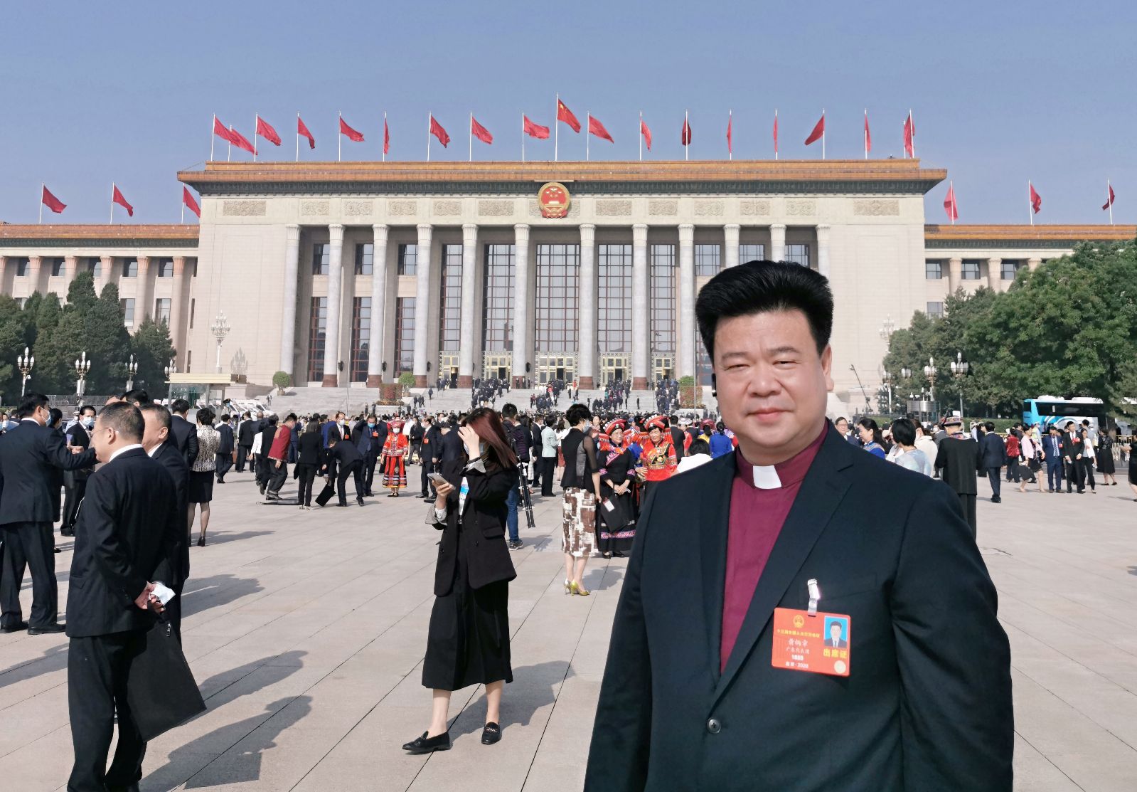 黄炳章作为一名履职经验丰富的资深代表,一直以来重点关注民生领域的