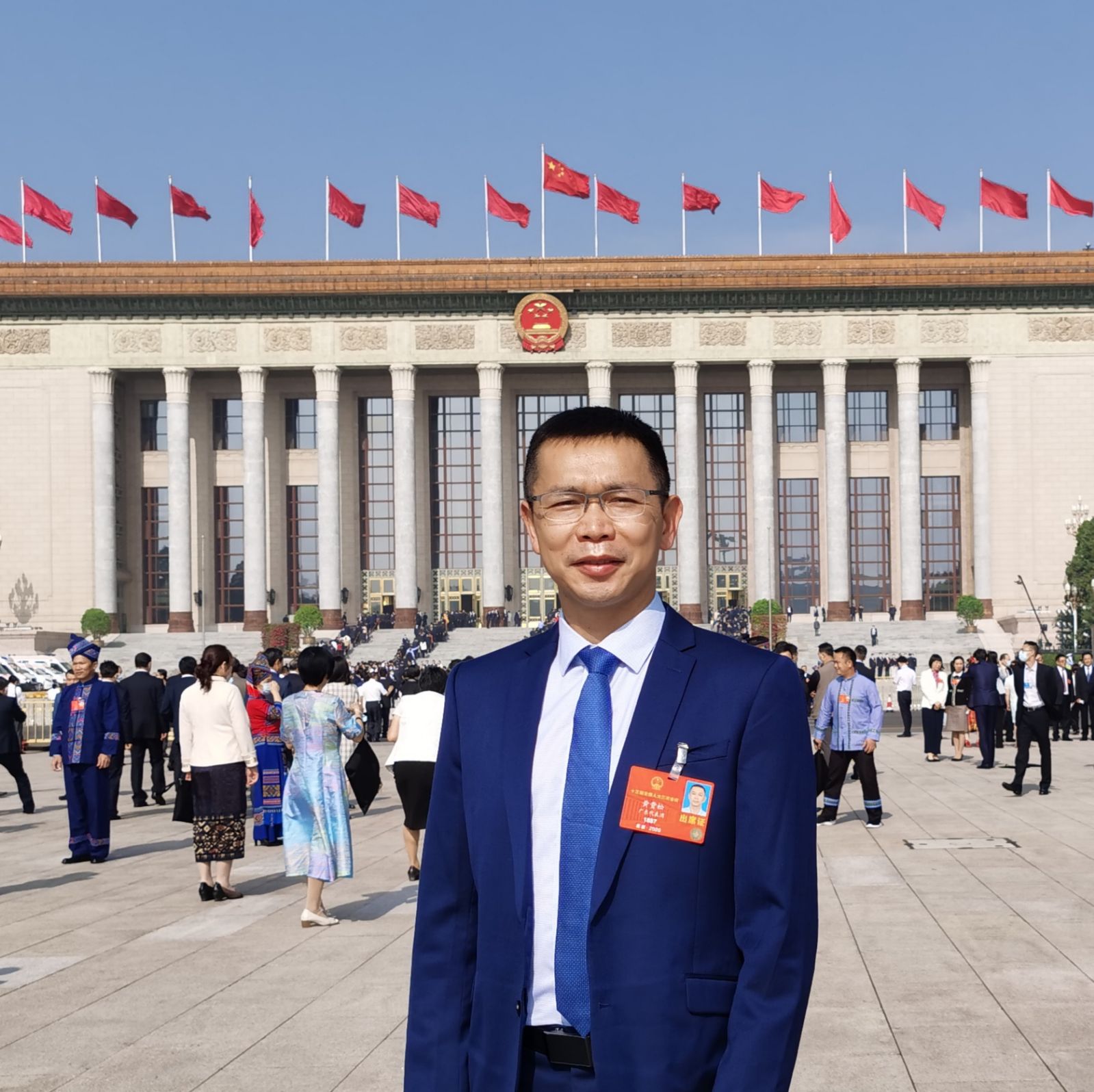 黄炳章作为一名履职经验丰富的资深代表,一直以来重点关注民生领域的